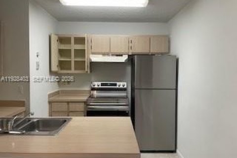 Copropriété à louer à Hialeah, Floride: 1 chambre, 72.65 m2 № 2154444 - photo 4