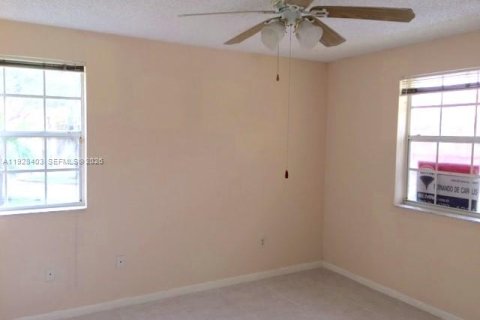 Copropriété à louer à Hialeah, Floride: 1 chambre, 72.65 m2 № 2154444 - photo 6