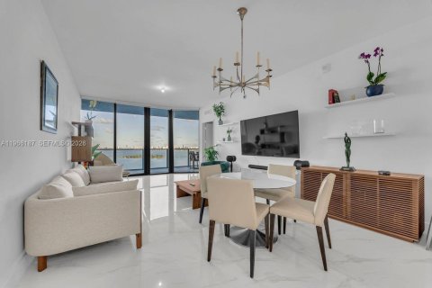 Copropriété à louer à Miami, Floride: 3 chambres, 163.51 m2 № 2028353 - photo 6