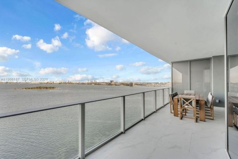 Condo à Miami, Floride, 3 chambres  № 2028353