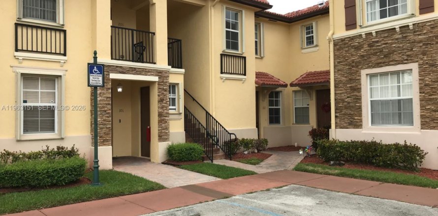 Кондоминиум с 3 спальнями в Хомстед, Флорида № 2024245