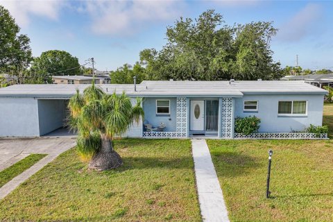 Villa ou maison à vendre à Port Charlotte, Floride: 3 chambres, 112.23 m2 № 2214107 - photo 3