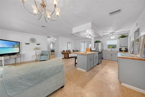 Villa ou maison à vendre à Port Charlotte, Floride: 3 chambres, 112.23 m2 № 2214107 - photo 8