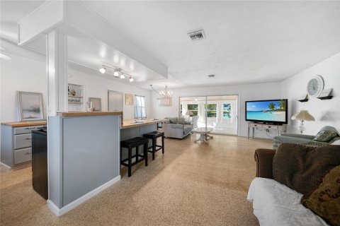 Villa ou maison à vendre à Port Charlotte, Floride: 3 chambres, 112.23 m2 № 2214107 - photo 5