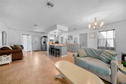 Villa ou maison à vendre à Port Charlotte, Floride: 3 chambres, 112.23 m2 № 2214107 - photo 6