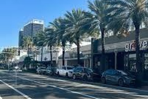 Propiedad comercial en venta en Surfside, Florida № 2154109 - foto 2