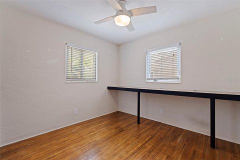 House in Saint Petersburg, Florida 2 bedrooms, 76.92 sq.m. № 1759416 - photo 17