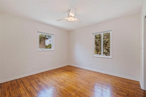 House in Saint Petersburg, Florida 2 bedrooms, 76.92 sq.m. № 1759416 - photo 20