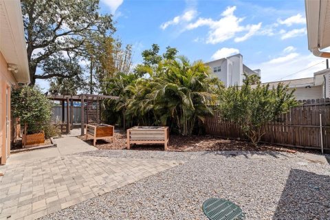 House in Saint Petersburg, Florida 2 bedrooms, 76.92 sq.m. № 1759416 - photo 24