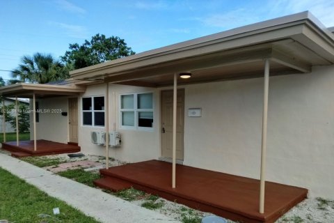 Commercial property in Fort Lauderdale, Florida 138.42 sq.m. № 1938062 - photo 1