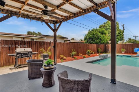 Купить виллу или дом в Пемброк-Пайнс, Флорида 4 спальни, 153.47м2, № 2006703 - фото 26