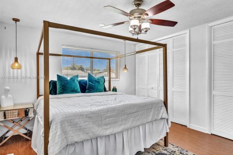 Купить виллу или дом в Пемброк-Пайнс, Флорида 4 спальни, 153.47м2, № 2006703 - фото 20