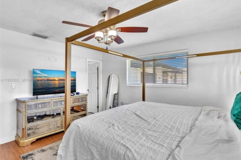 Купить виллу или дом в Пемброк-Пайнс, Флорида 4 спальни, 153.47м2, № 2006703 - фото 21