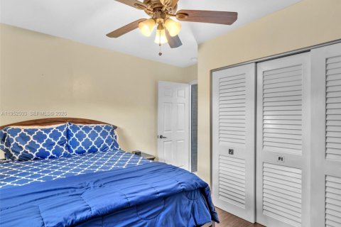 Купить виллу или дом в Пемброк-Пайнс, Флорида 4 спальни, 153.47м2, № 2006703 - фото 17