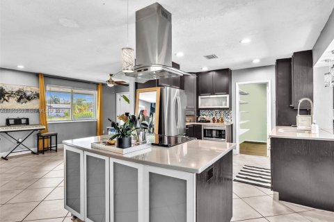 Купить виллу или дом в Пемброк-Пайнс, Флорида 4 спальни, 153.47м2, № 2006703 - фото 9