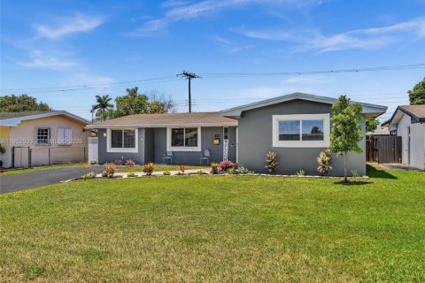 Купить виллу или дом в Пемброк-Пайнс, Флорида 4 спальни, 153.47м2, № 2006703 - фото 3