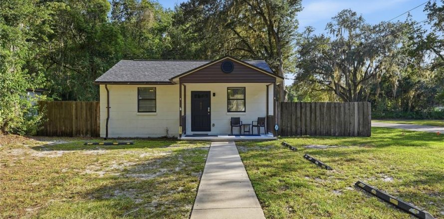 House in Gainesville, Florida 2 bedrooms, 70.05 sq.m. № 2394271