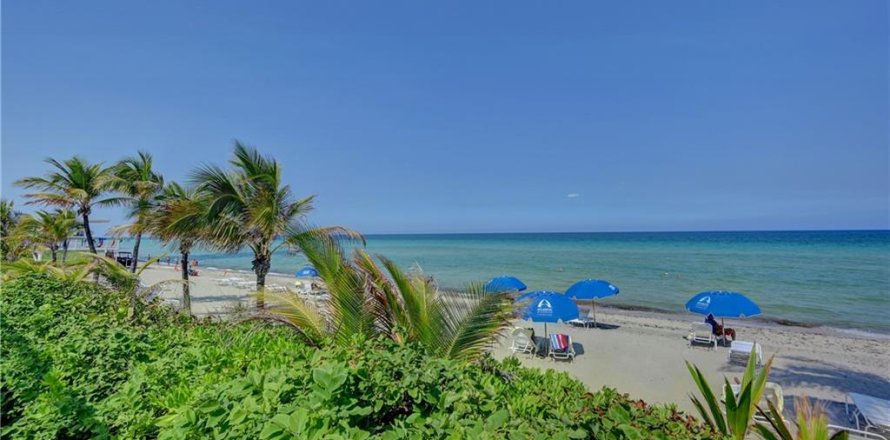 Condo in Hallandale Beach, Florida, 2 bedrooms  № 268511