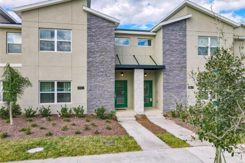 Adosado en venta en Kissimmee, Florida, 4 dormitorios, 177.81 m2 № 1689891 - foto 3