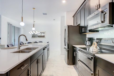 Adosado en venta en Kissimmee, Florida, 4 dormitorios, 177.81 m2 № 1689891 - foto 15