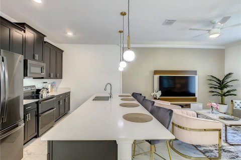 Adosado en venta en Kissimmee, Florida, 4 dormitorios, 177.81 m2 № 1689891 - foto 18