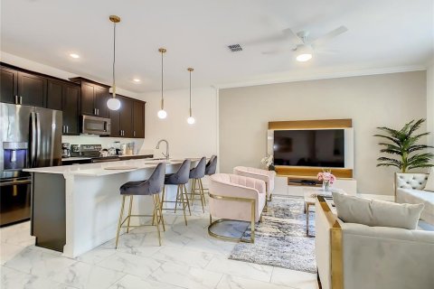 Adosado en venta en Kissimmee, Florida, 4 dormitorios, 177.81 m2 № 1689891 - foto 23