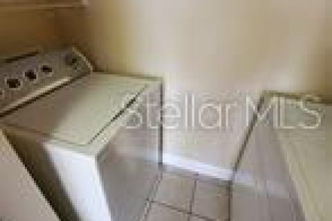 Condominio en alquiler en Orlando, Florida, 2 dormitorios, 90.21 m2 № 1766987 - foto 13