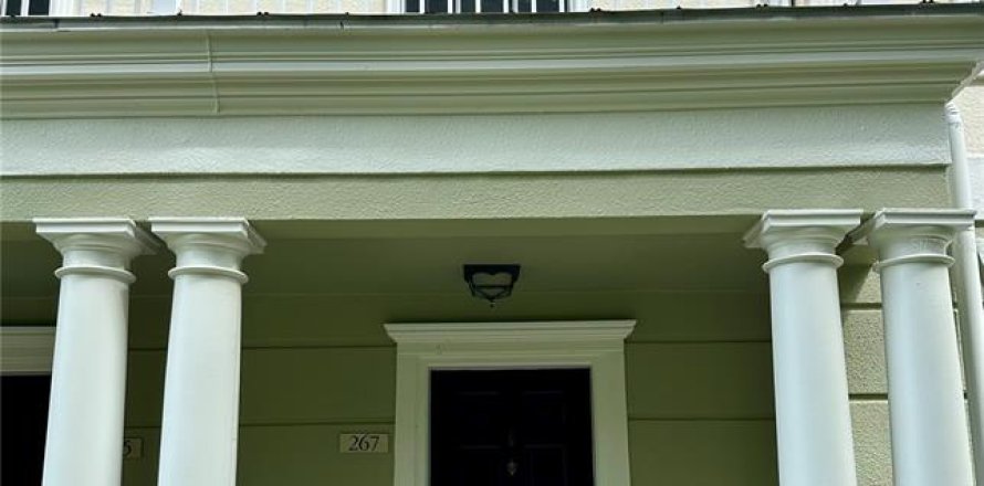 Кондоминиум с 9 комнатами в Селебрейшн, Флорида № 1813439