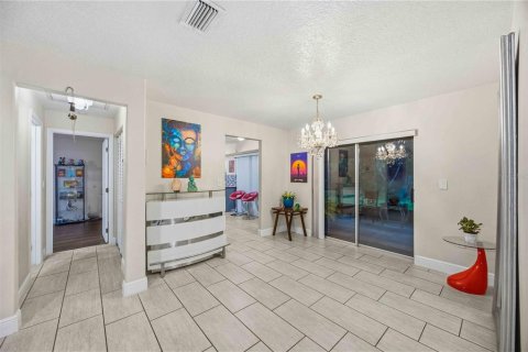 House in Punta Gorda, Florida 2 bedrooms, 114.08 sq.m. № 2219586 - photo 28