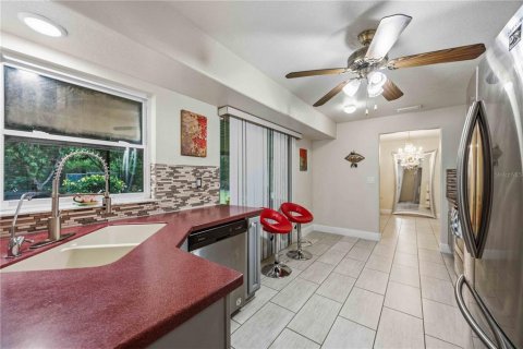 House in Punta Gorda, Florida 2 bedrooms, 114.08 sq.m. № 2219586 - photo 13
