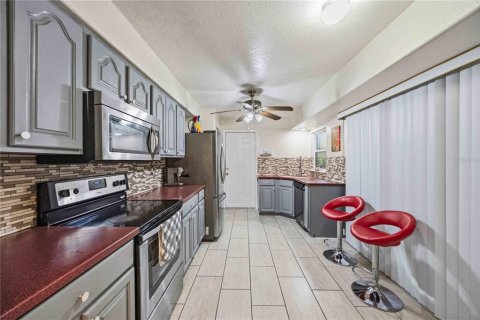House in Punta Gorda, Florida 2 bedrooms, 114.08 sq.m. № 2219586 - photo 11