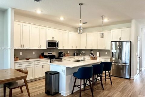 Villa ou maison à louer à Kissimmee, Floride: 6 chambres, 305.74 m2 № 2154968 - photo 5