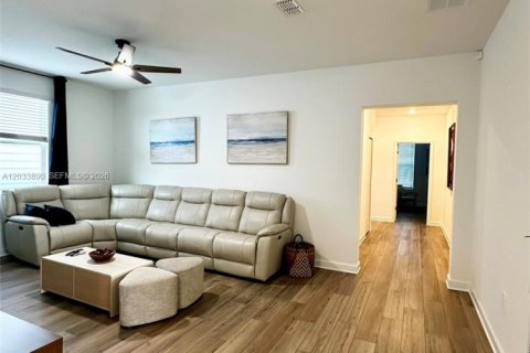 Villa ou maison à louer à Kissimmee, Floride: 6 chambres, 305.74 m2 № 2154968 - photo 30