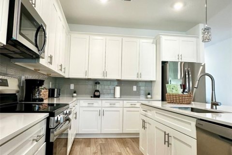 Villa ou maison à louer à Kissimmee, Floride: 6 chambres, 305.74 m2 № 2154968 - photo 7