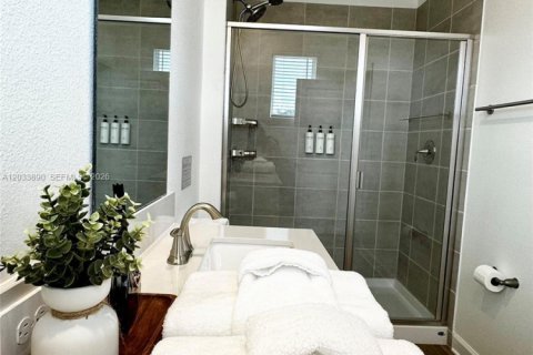 Villa ou maison à louer à Kissimmee, Floride: 6 chambres, 305.74 m2 № 2154968 - photo 10