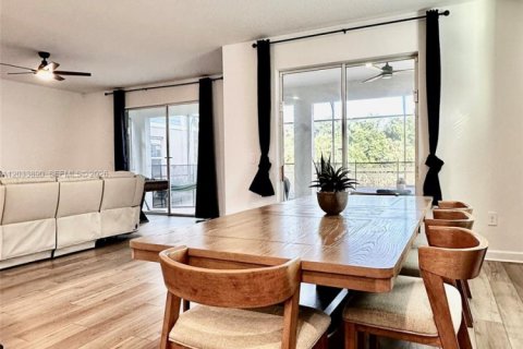 Villa ou maison à louer à Kissimmee, Floride: 6 chambres, 305.74 m2 № 2154968 - photo 8