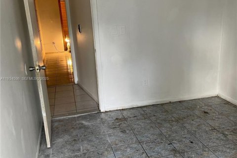 Adosado en venta en Miami, Florida, 3 dormitorios, 100.61 m2 № 1992502 - foto 5