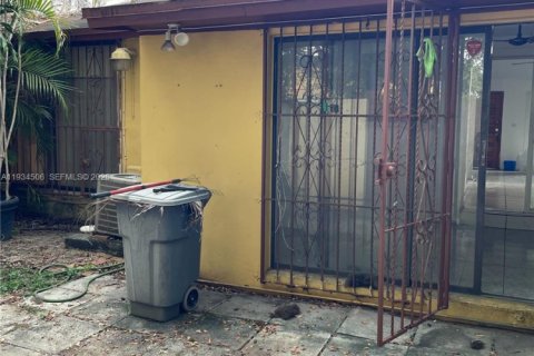 Adosado en venta en Miami, Florida, 3 dormitorios, 100.61 m2 № 1992502 - foto 13