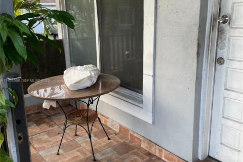 Adosado en venta en Miami, Florida, 3 dormitorios, 100.61 m2 № 1992502 - foto 12