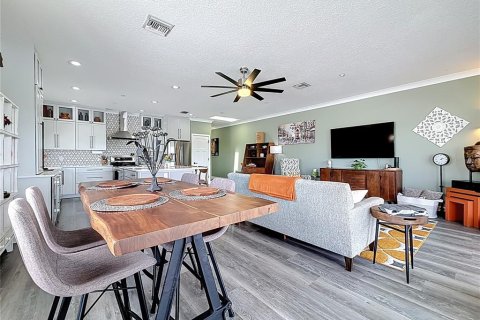 Condo in Indian Shores, Florida, 2 bedrooms  № 1885503 - photo 14
