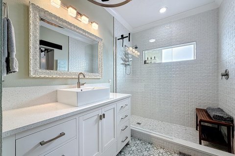 Condo in Indian Shores, Florida, 2 bedrooms  № 1885503 - photo 24