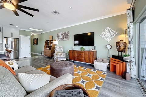 Condo in Indian Shores, Florida, 2 bedrooms  № 1885503 - photo 15