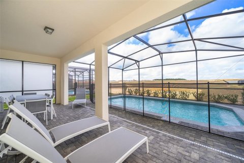House in Davenport, Florida 6 bedrooms, 288.74 sq.m. № 1561350 - photo 8