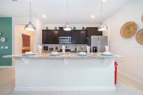 House in Davenport, Florida 6 bedrooms, 288.74 sq.m. № 1561350 - photo 11