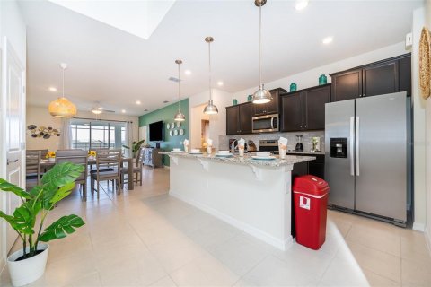 House in Davenport, Florida 6 bedrooms, 288.74 sq.m. № 1561350 - photo 10