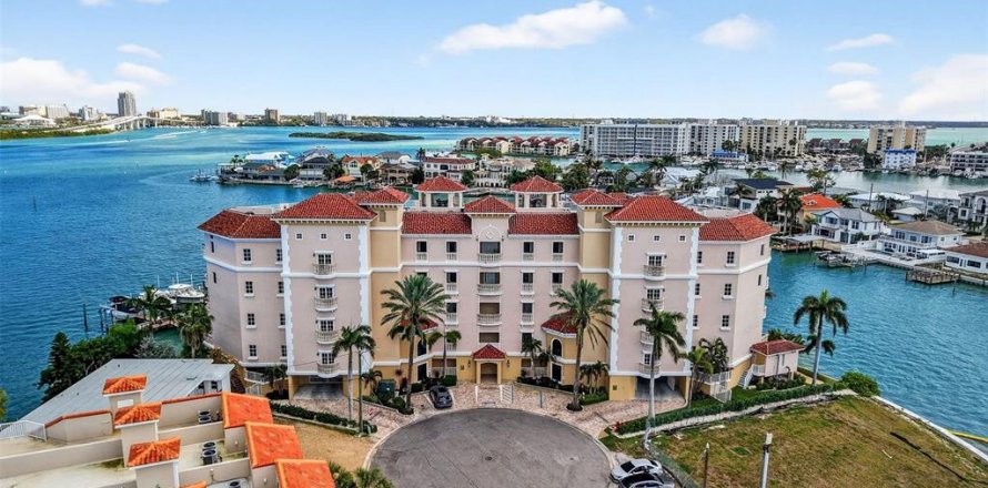 Condominio en Clearwater, Florida, 3 dormitorios № 2289823