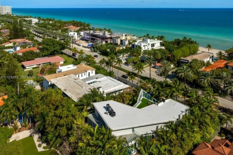 Купить виллу или дом в Голден-Бич, Флорида 6 спален, 673.45м2, № 1991485 - фото 30