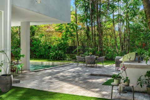 Купить виллу или дом в Голден-Бич, Флорида 6 спален, 673.45м2, № 1991485 - фото 5