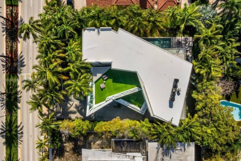 Купить виллу или дом в Голден-Бич, Флорида 6 спален, 673.45м2, № 1991485 - фото 27