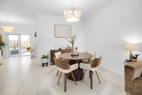 Купить таунхаус в Хомстед, Флорида 3 спальни, 133.97м2, № 2428445 - фото 7